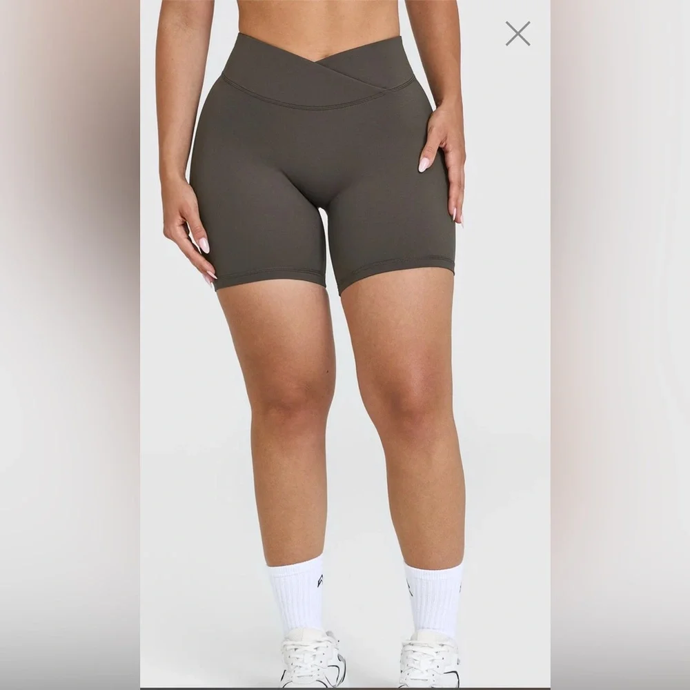 Oner Active Deep Taupe Unified Wrap Shorts 6” LARGE NWT - Picture 1 of 4